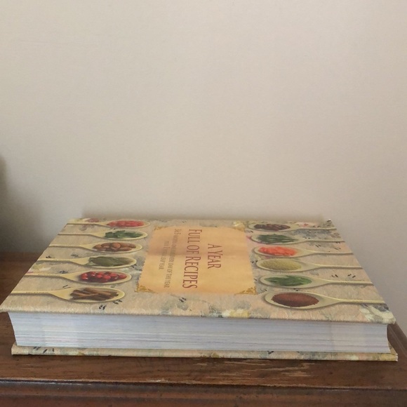 Never used!”A Year Full of Recipes” 365 recipes - Picture 4 of 9